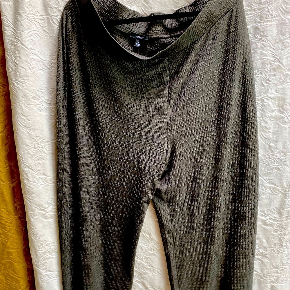 1X Alfani grayish palazzo pants